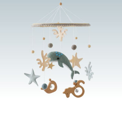 Mobile-bebe-bois-écologique-baleine