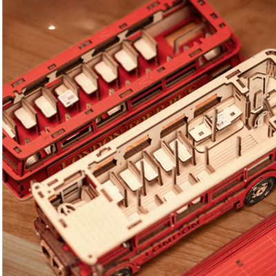 puzzle 3d bois bus rouge Londres - détail intérieur réaliste maquette 255 pièces

