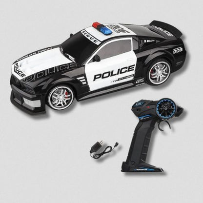 Voiture-télécommandée-enfant-blanche