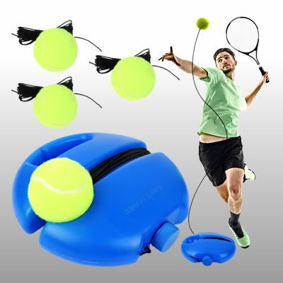 Jeu de tennis avec balle de retour balle avec fille