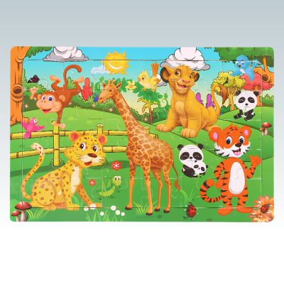 puzzle en bois enfant avec girafe, lion, tigre, pandas et singe dans un décor verdoyant